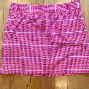 Vineyard Vines pink and white whales fully lined side zip skirt